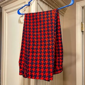 Houndstooth navy/red pants. GAP - slimmed cropped- size 6.  Great condition